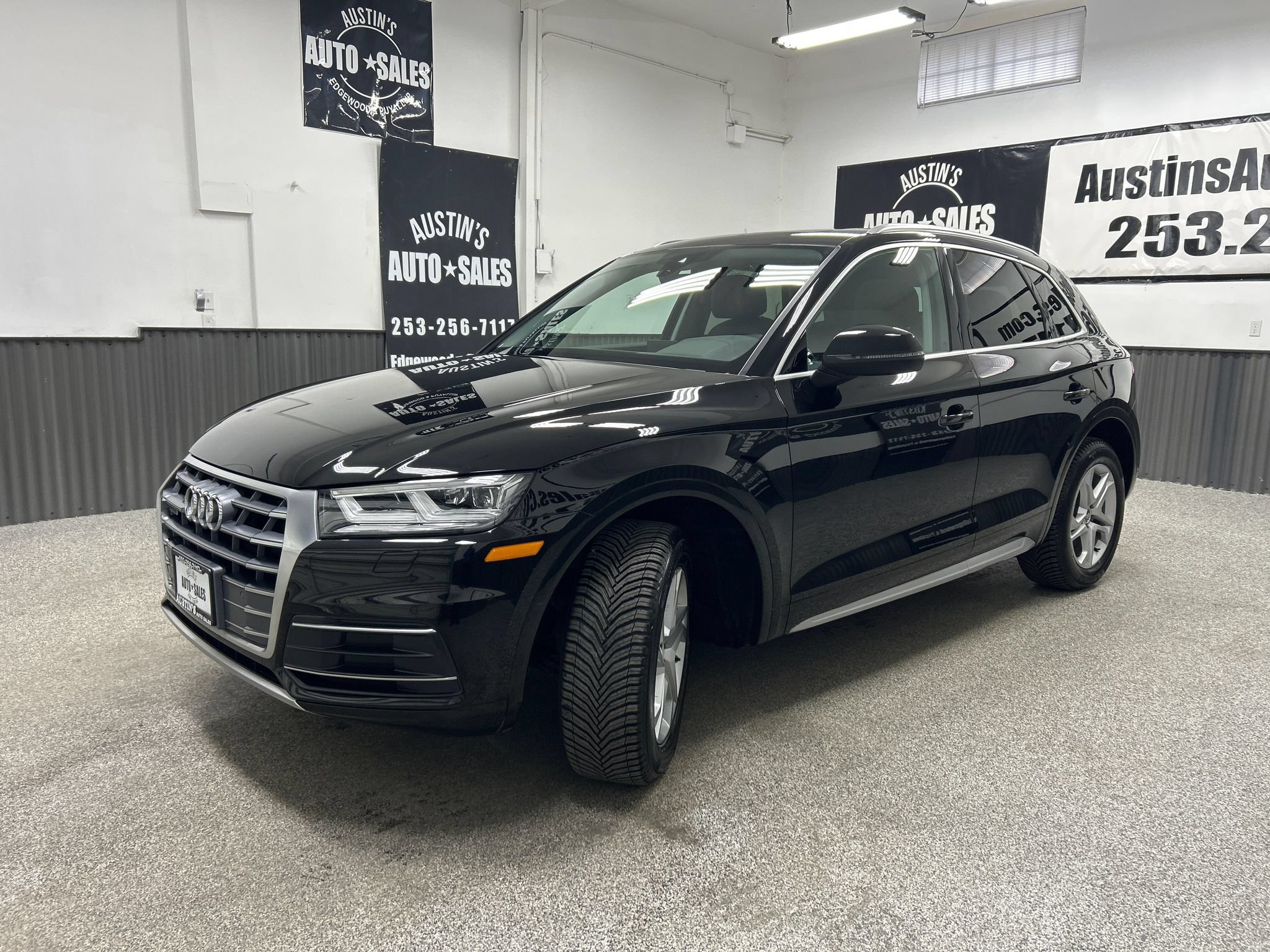 Used 2018 Audi Q5 2.0T Premium Plus w/ Premium Plus Package AWD/4WD image 3