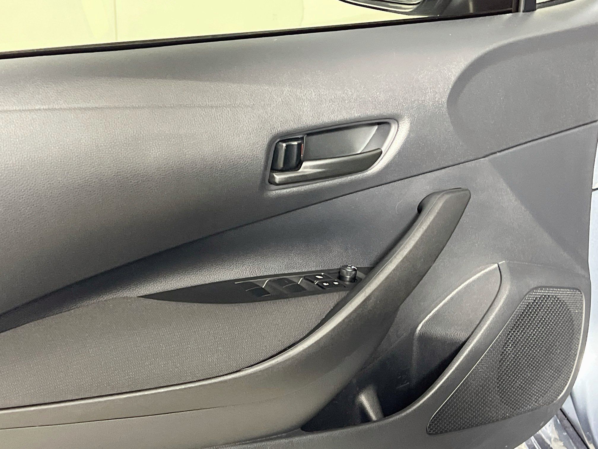Used 2026 Toyota Corolla LE FWD image 17