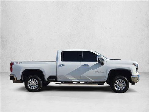 Used 2024 Chevrolet Silverado 2500 LTZ AWD/4WD image 4