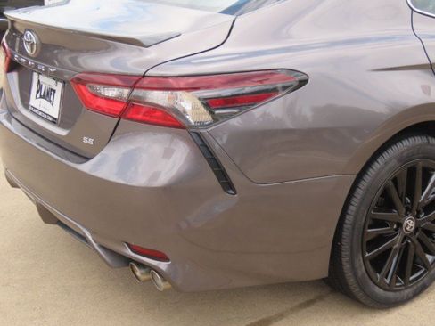 Used 2024 Toyota Camry SE FWD image 10