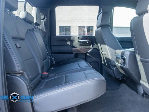 Used 2022 Chevrolet Silverado 3500 High Country image 34