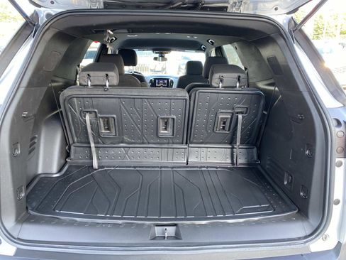 Used 2022 Chevrolet Traverse LT w/ LPO, Floor Liner Package image 5