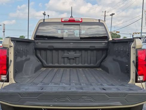Used 2023 Chevrolet Colorado Z71 w/ Z71 Convenience Package 2 AWD/4WD image 24