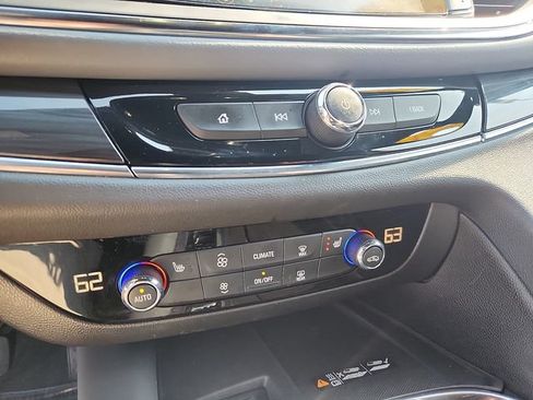 Certified 2023 Buick Enclave Essence AWD/4WD image 15