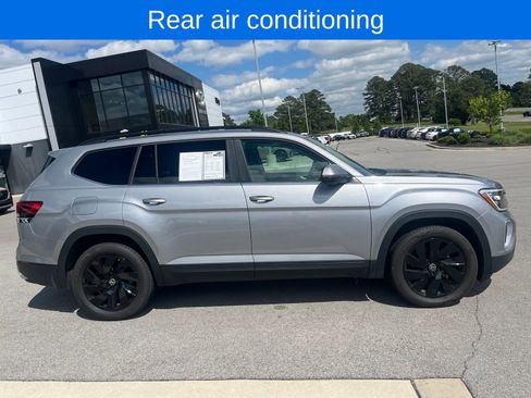 Used 2026 Volkswagen Atlas SE w/ Black Wheel Package FWD image 5