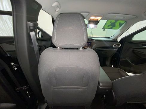 Used 2023 Chevrolet TrailBlazer LS AWD/4WD image 35