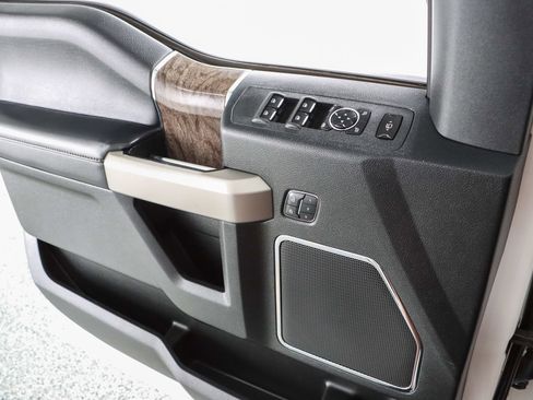 Used 2017 Ford F250 Lariat w/ Chrome Package AWD/4WD image 23