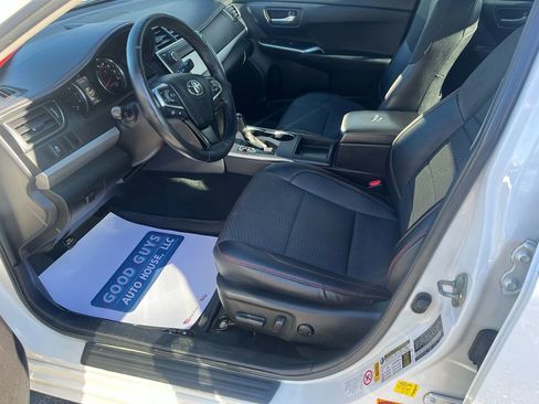 Used 2016 Toyota Camry SE image 7