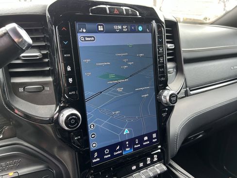 Certified 2022 RAM 2500 Limited image 26