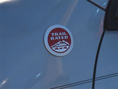 Used 2019 Jeep Cherokee Trailhawk w/ Trailer Tow Group image 12