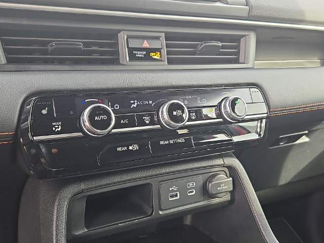 Used 2025 Honda Pilot Sport image 14