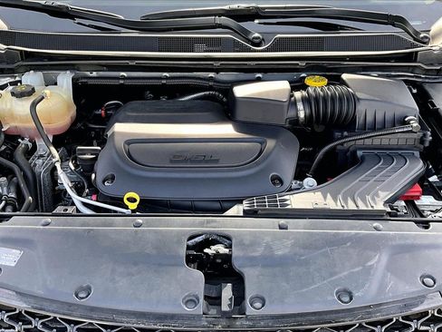 Certified 2022 Chrysler Pacifica Limited image 39