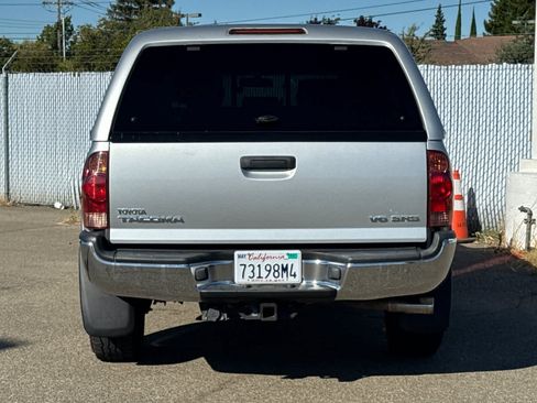 Used 2005 Toyota Tacoma 4x4 Double Cab w/ SR5 Pkg #8 image 4