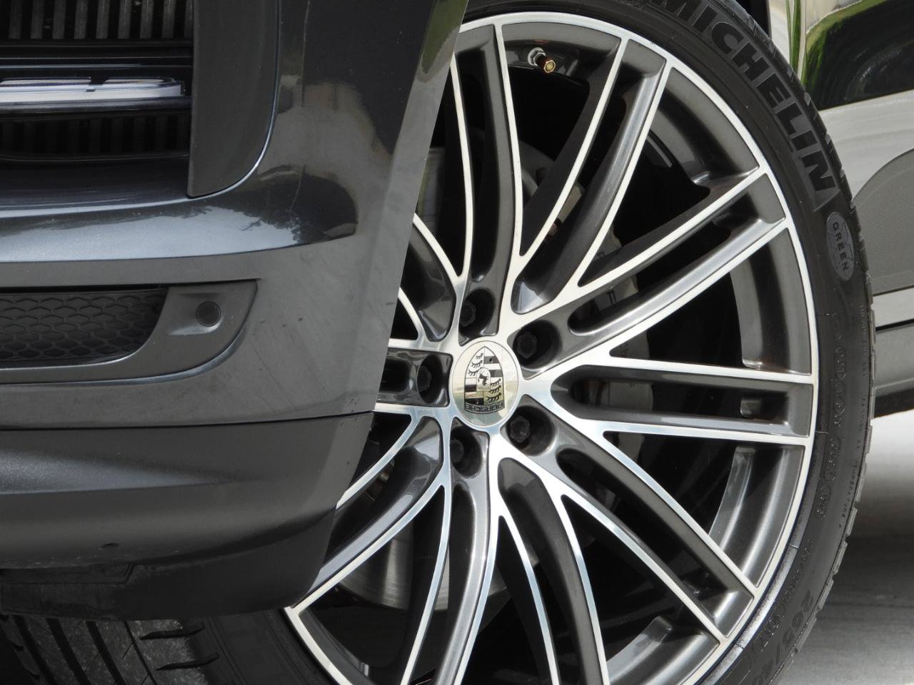 Used 2020 Porsche Macan S AWD/4WD image 5