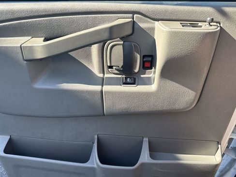 Used 2024 GMC Savana 2500 w/ Driver Convenience Package image 18