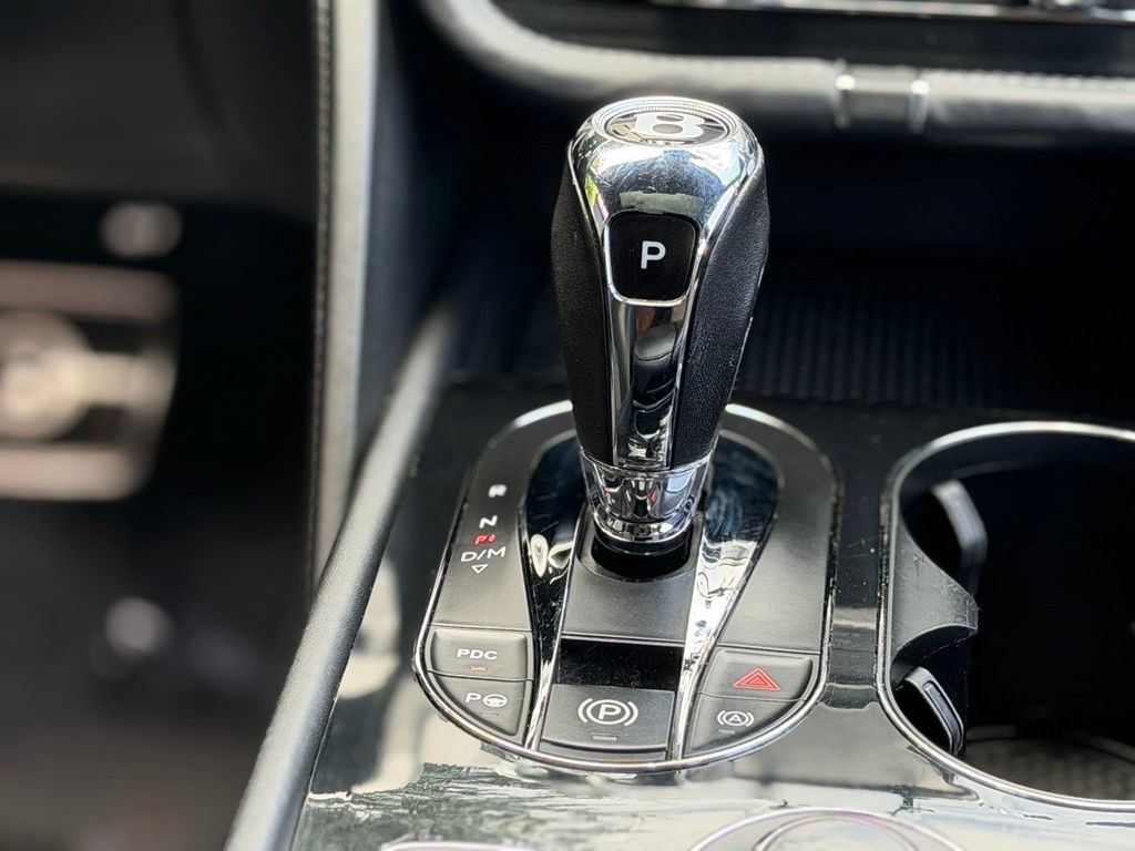 Used 2019 Bentley Bentayga AWD/4WD image 50
