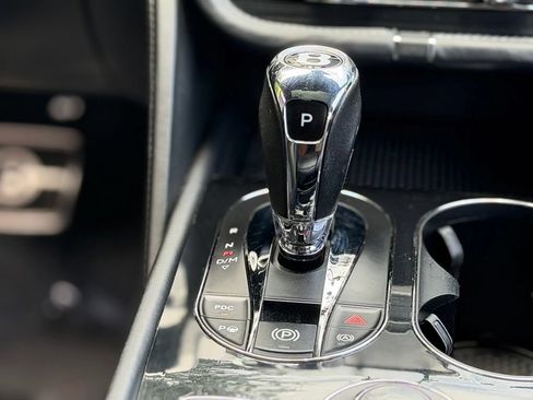 Used 2019 Bentley Bentayga AWD/4WD image 50