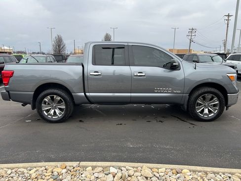Used 2018 Nissan Titan SV w/ SV Convenience Package image 8