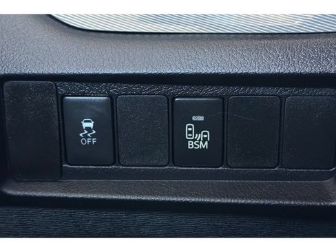 Used 2017 Toyota Sienna SE w/ SE Preferred Package FWD image 31
