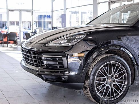 Used 2022 Porsche Cayenne image 4