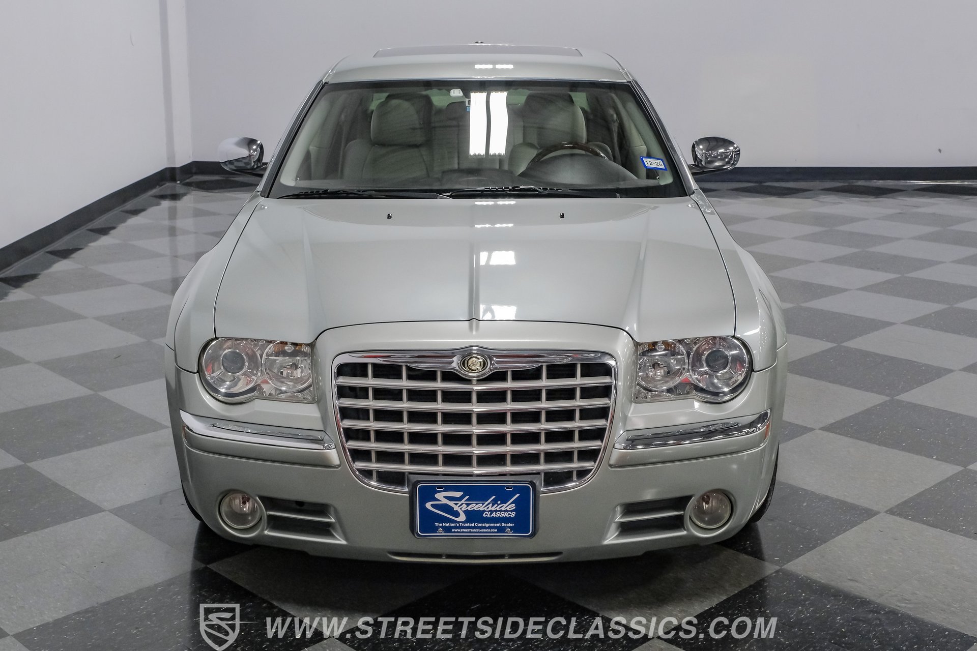 Used 2005 Chrysler 300 C w/ Navigation & Sound Group II RWD image 33