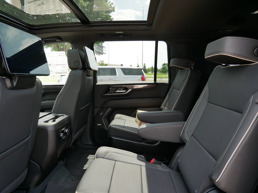 New 2026 GMC Yukon XL Elevation w/ Elevation Premium Package AWD/4WD image 7