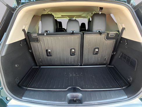 Used 2025 Nissan Pathfinder Platinum FWD image 36