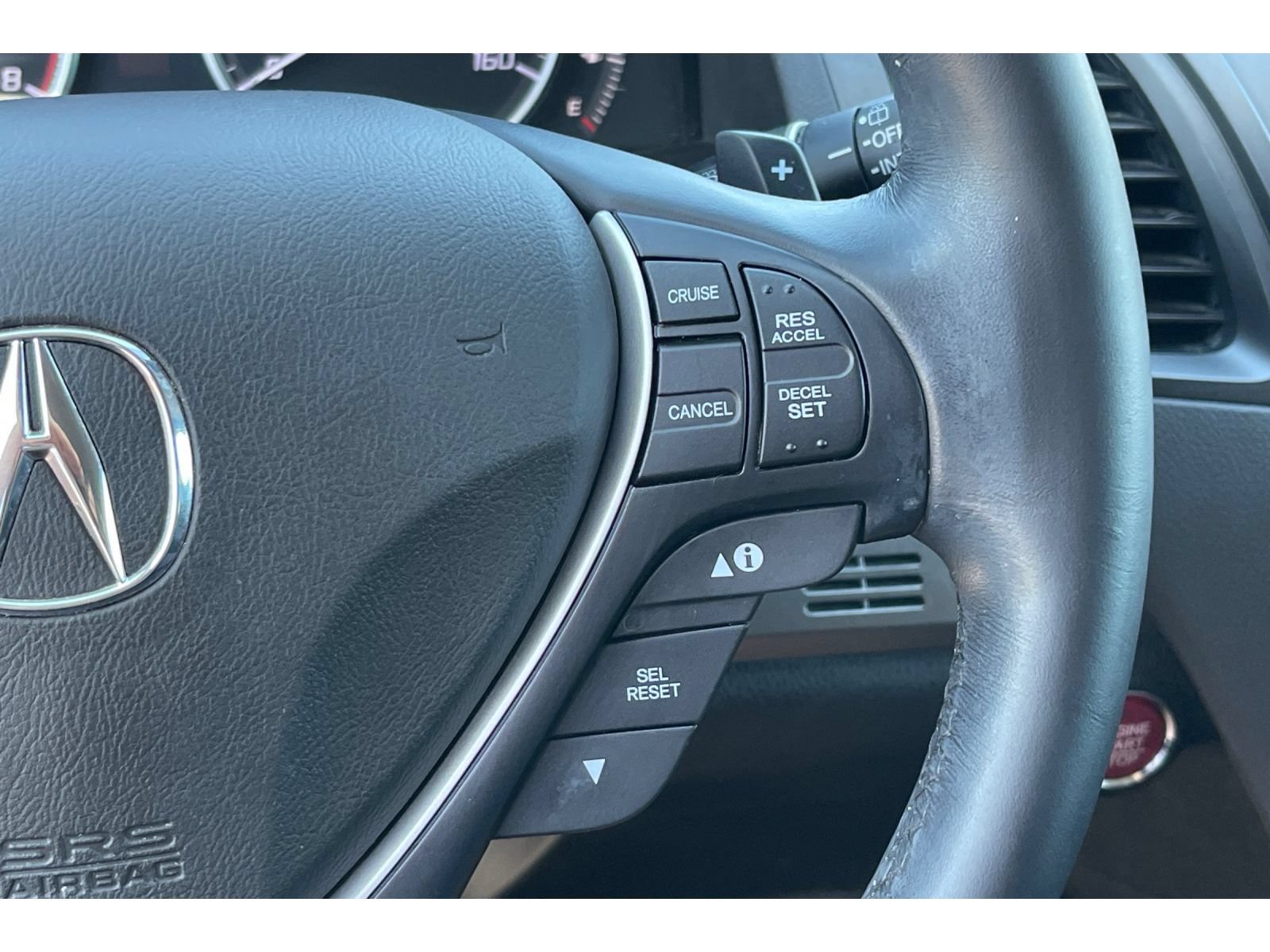 Used 2017 Acura RDX w/ AcuraWatch Plus Package FWD image 39