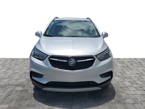 Used 2022 Buick Encore Preferred AWD/4WD image 2