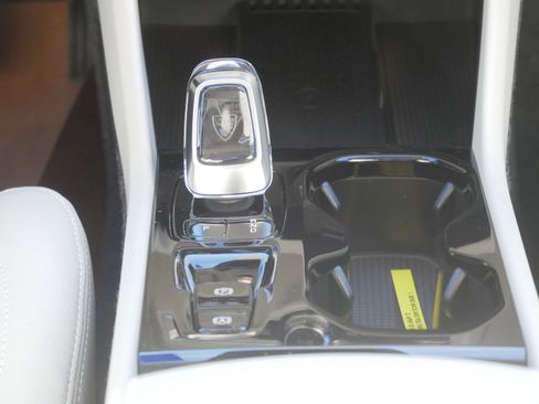 New 2026 Volvo XC90 B6 Ultra w/ Protection Package image 7