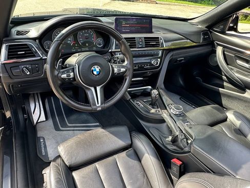 Used 2018 BMW M4 Convertible w/ Competition Package RWD image 33