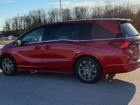 New 2026 Honda Odyssey Touring image 6