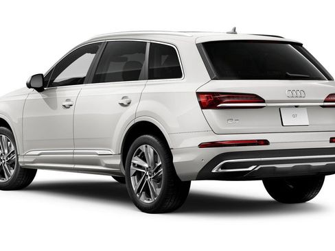 Used 2023 Audi Q7 2.0T Premium w/ Convenience Package AWD/4WD image 2