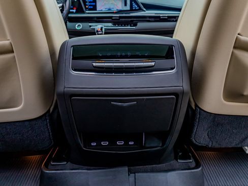 Used 2021 Cadillac Escalade Sport AWD/4WD image 32