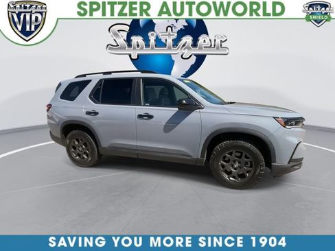 Used 2025 Honda Pilot TrailSport image 10