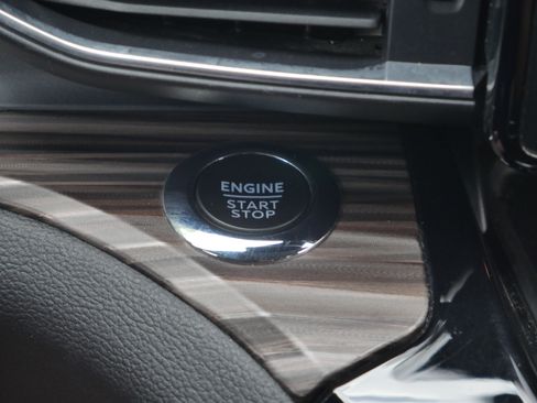 Certified 2024 Ford Explorer Limited AWD/4WD image 8