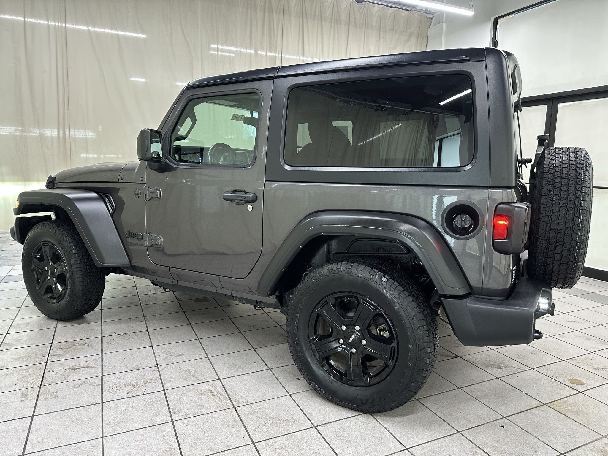 Used 2022 Jeep Wrangler Sport AWD/4WD image 6