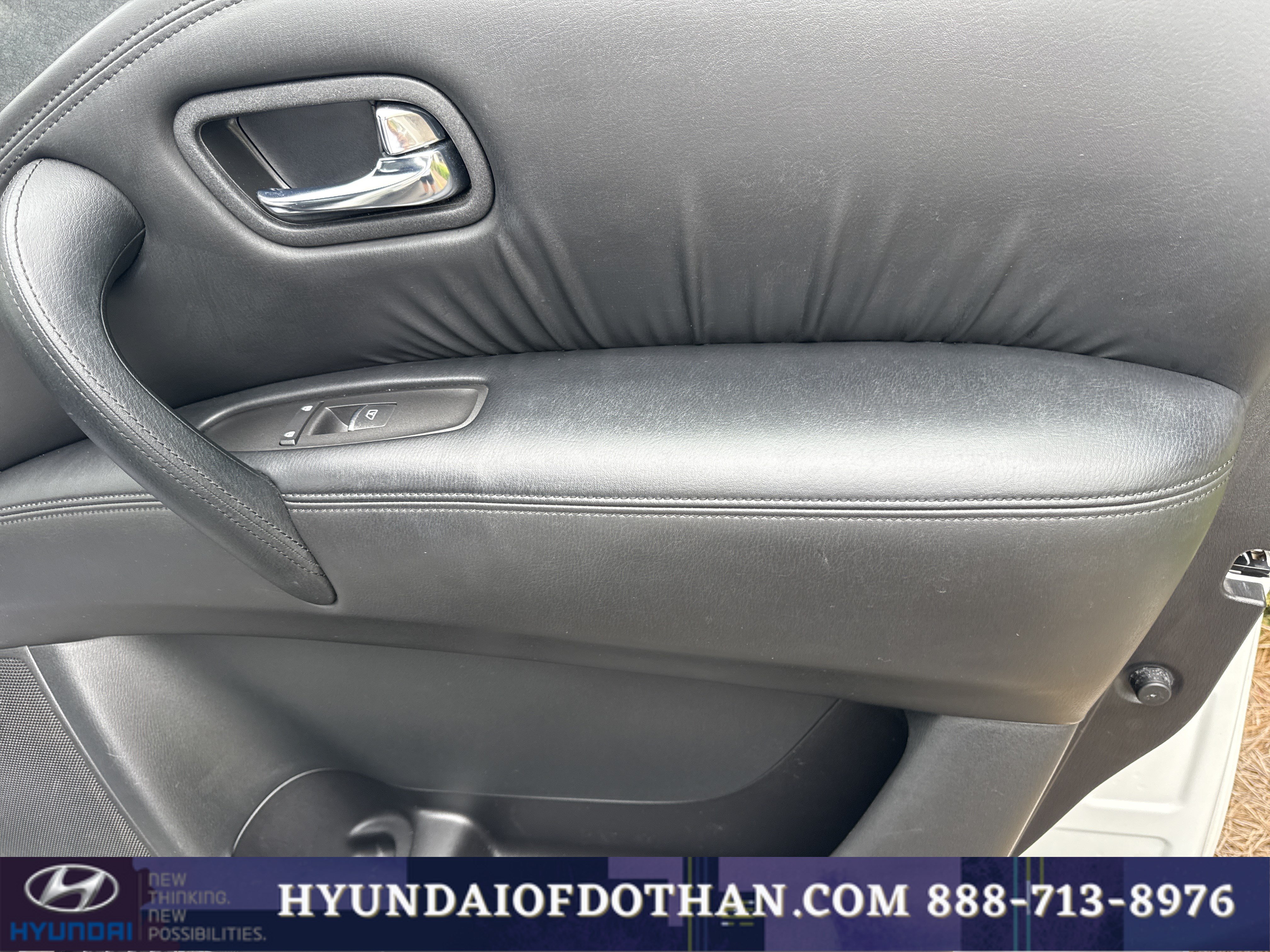 Used 2023 Nissan Armada SL w/ Midnight Edition Package RWD image 18