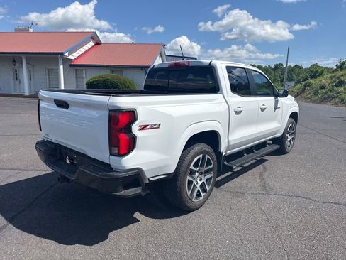 Used 2024 Chevrolet Colorado Z71 w/ Z71 Convenience Package 2 AWD/4WD image 10