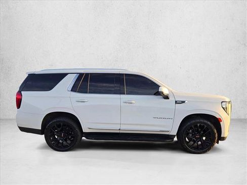 Used 2022 GMC Yukon SLT w/ SLT Premium Package AWD/4WD image 4