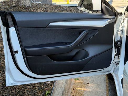 Used 2021 Tesla Model 3 Standard Range Plus image 25