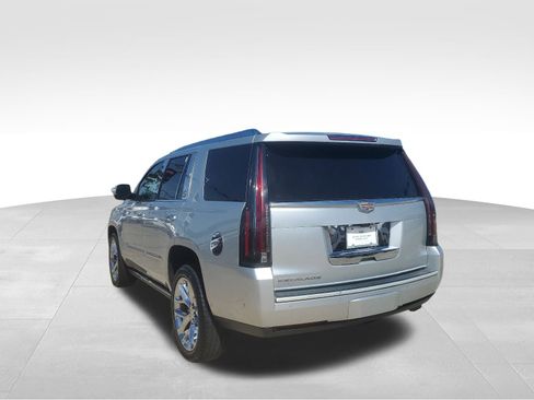 Used 2019 Cadillac Escalade Premium Luxury image 6