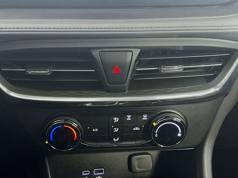 Used 2025 Buick Encore GX Preferred image 24