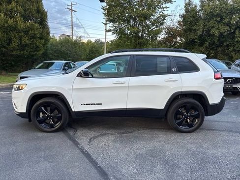 Used 2023 Jeep Cherokee Altitude Lux w/ Lux Elite Package AWD/4WD image 2