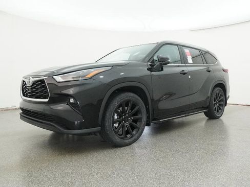 New 2026 Toyota Highlander XLE image 6