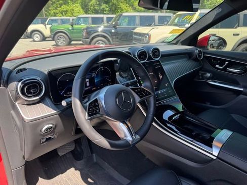 Used 2024 Mercedes-Benz GLC 300 image 27