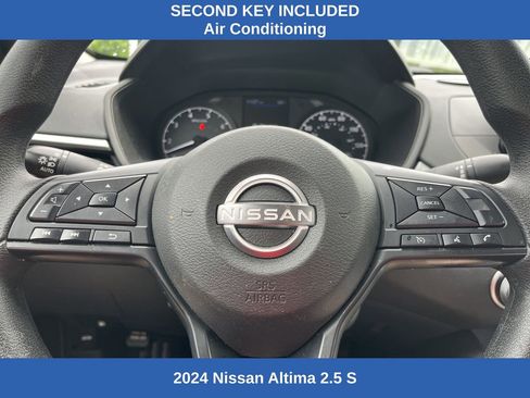 Used 2024 Nissan Altima 2.5 S FWD image 8