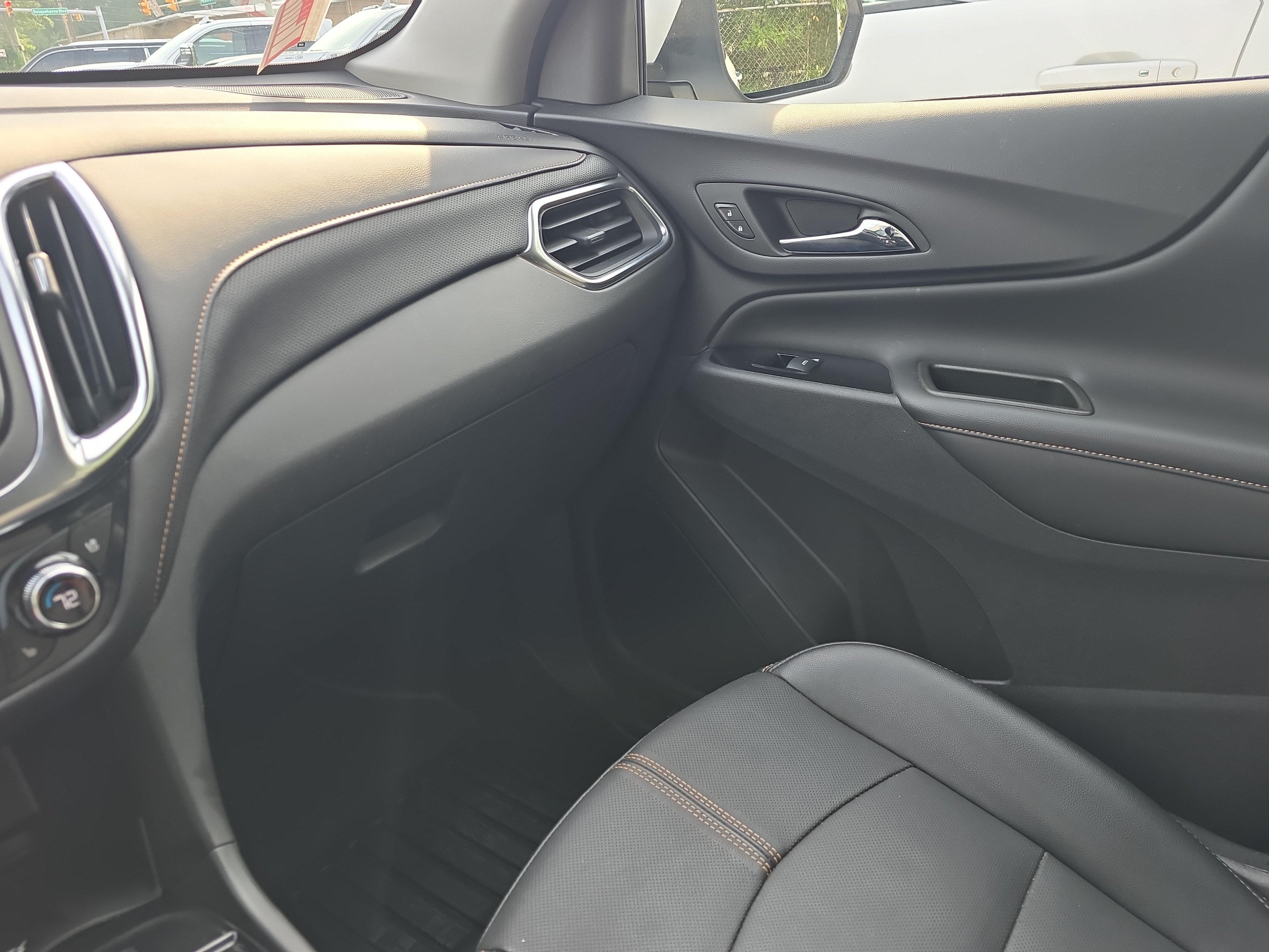 Used 2024 Chevrolet Equinox Premier AWD/4WD image 40