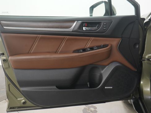 Used 2017 Subaru Outback 2.5i Touring w/ Popular Package #5A image 21