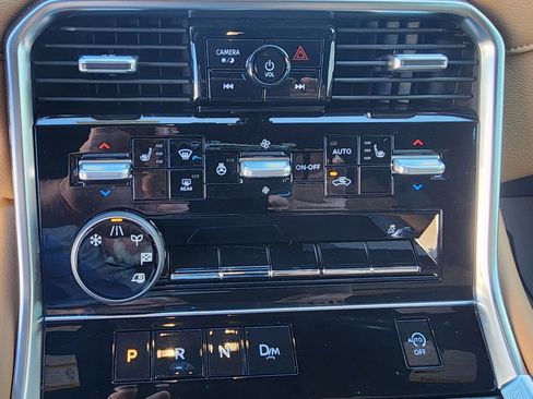 Used 2026 Nissan Armada SL w/ Captain's Chari Seat Package RWD image 11